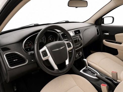 Used 2012 Chrysler 200 Touring FWD image 13