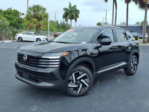 Certified 2025 Nissan Kicks SV image 1