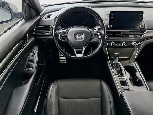 Used 2018 Honda Accord Sport image 3
