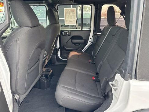 Used 2022 Jeep Wrangler Unlimited Sport image 17
