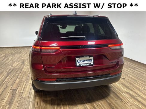 Used 2023 Jeep Grand Cherokee Limited w/ Black Appearance Package AWD/4WD image 10