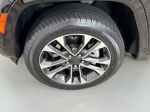 Used 2023 Jeep Grand Cherokee L Overland image 34