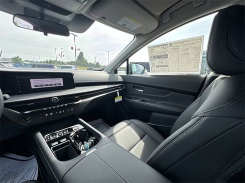 New 2025 Nissan Murano SV image 11