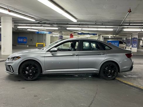 New 2026 Volkswagen Jetta SE image 32