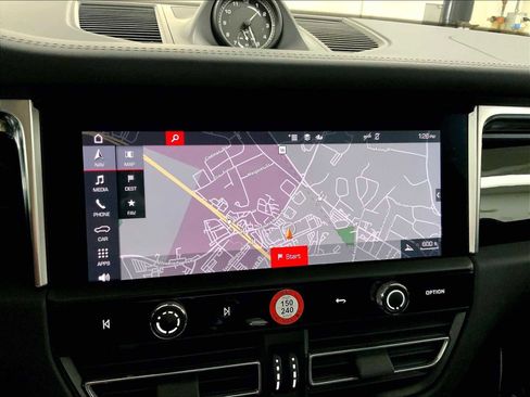 Certified 2023 Porsche Macan image 37