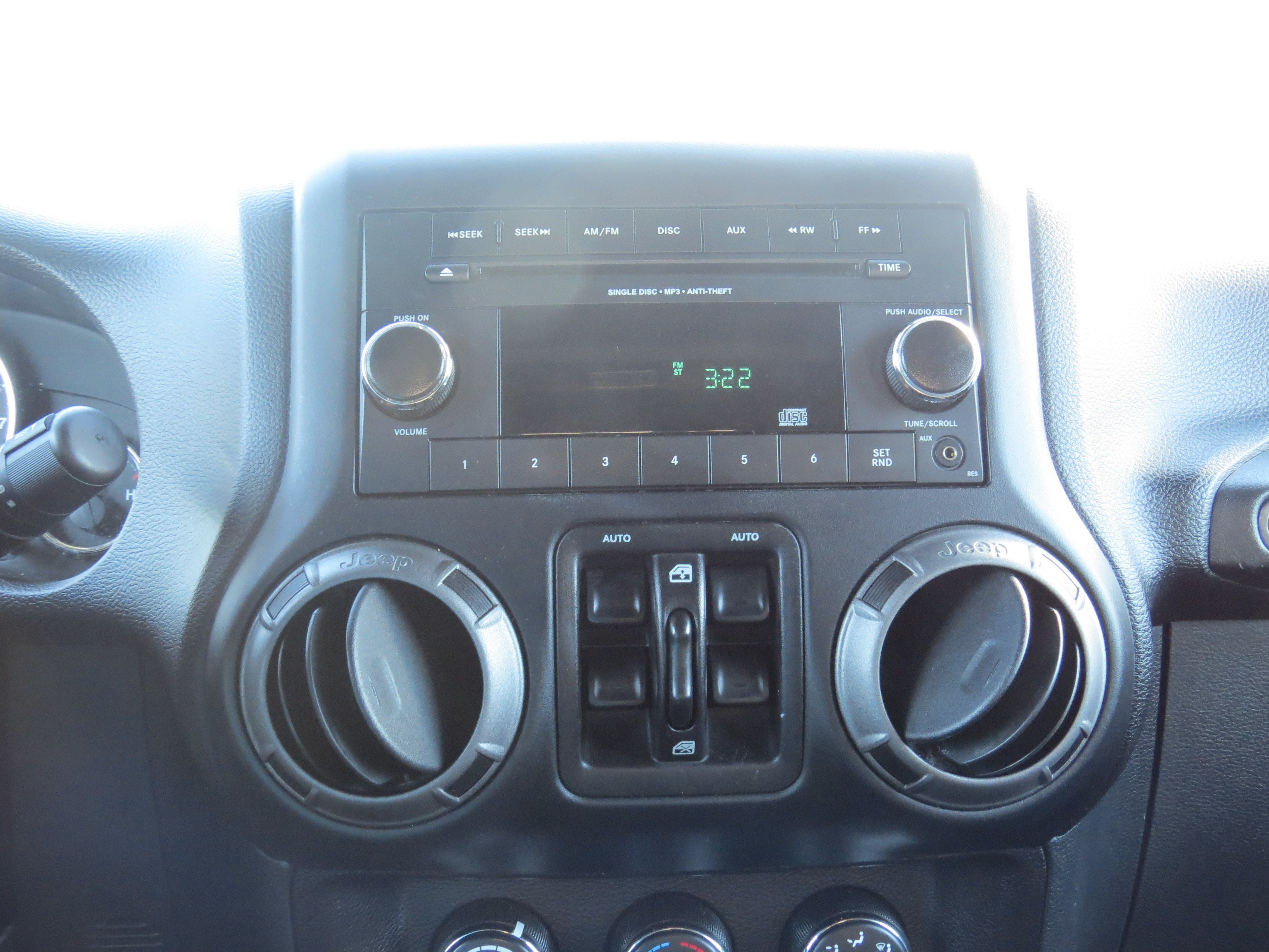 Used 2018 Jeep Wrangler Unlimited Sport S AWD/4WD image 18
