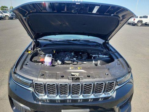 New 2025 Jeep Grand Cherokee Laredo X w/ Luxury Tech Group I AWD/4WD image 15