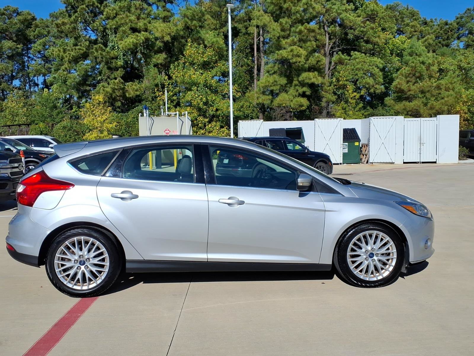 Used 2012 Ford Focus SEL FWD image 4