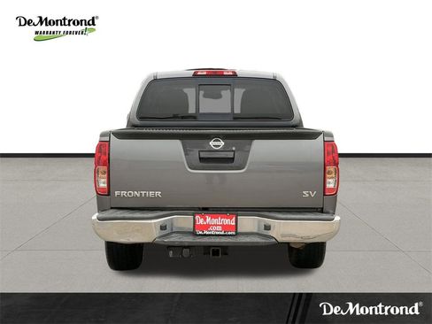 Used 2019 Nissan Frontier SV image 6