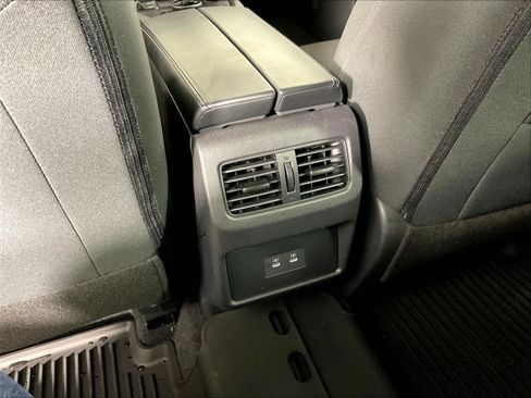 Certified 2026 Nissan Rogue SV AWD/4WD image 11