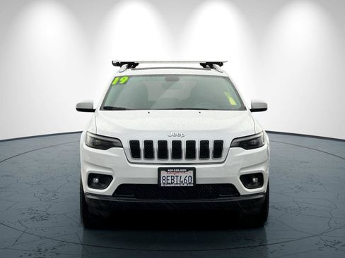 Used 2019 Jeep Cherokee Latitude Plus w/ Comfort/Convenience Group image 9