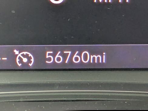 Used 2023 Chevrolet Traverse LT image 29