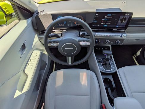 Certified 2025 Hyundai Kona SE FWD image 16