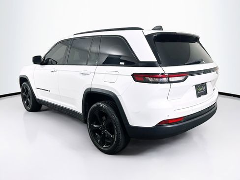 Used 2023 Jeep Grand Cherokee Limited w/ Black Appearance Package image 5