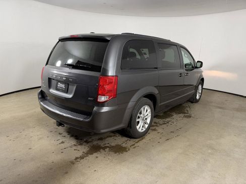 Used 2016 Dodge Grand Caravan SXT w/ UConnect Hands-Free Group FWD image 7