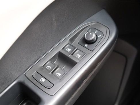 New 2025 Volkswagen Taos S image 20