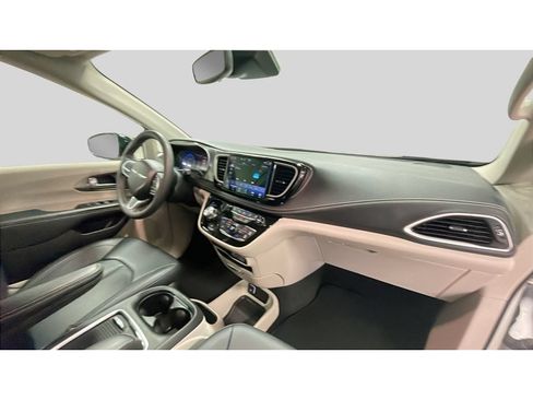 Used 2024 Chrysler Pacifica Touring-L w/ Road Tripper Package FWD image 19