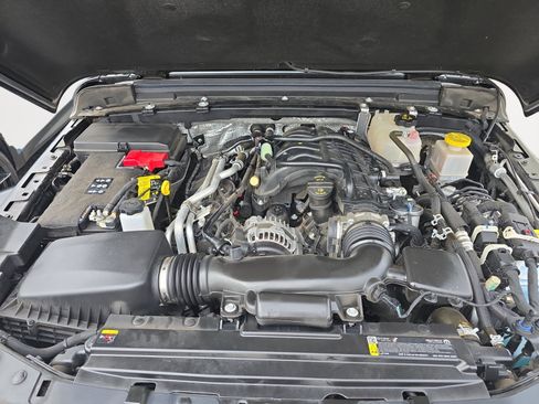 Used 2025 Jeep Gladiator Sport AWD/4WD image 27