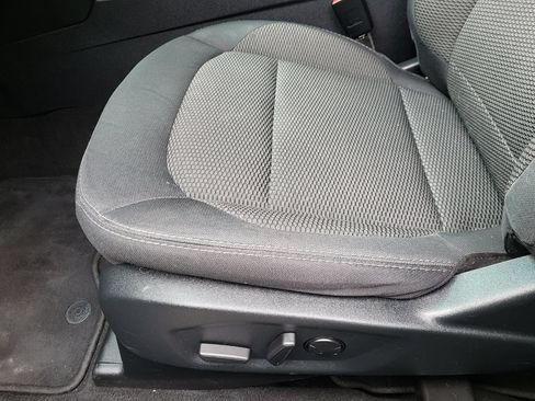 Used 2019 Ford Explorer XLT w/ Equipment Group 201A AWD/4WD image 27