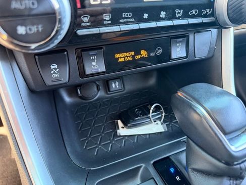 Used 2019 Toyota RAV4 XLE w/ Convenience Package AWD/4WD image 27