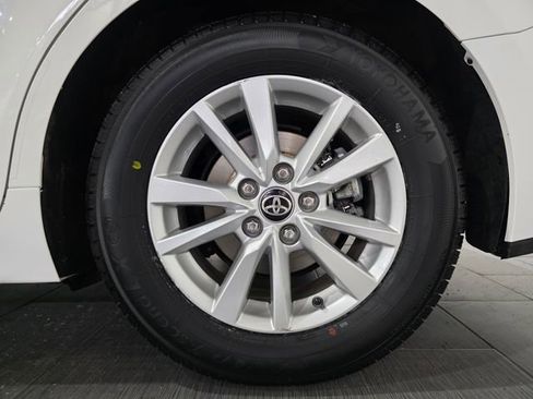 Used 2025 Toyota Camry LE image 23