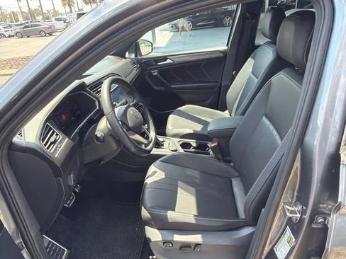 Used 2024 Volkswagen Tiguan SE R-Line AWD/4WD image 8