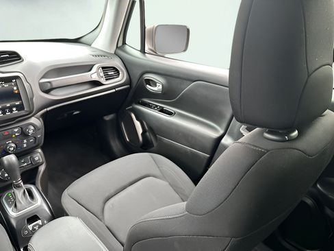 Used 2023 Jeep Renegade Latitude AWD/4WD image 13