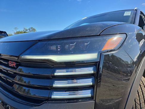 New 2026 Nissan Kicks SR image 32