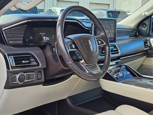 Used 2020 Lincoln Navigator Black Label w/ Cargo Convenience Package image 2