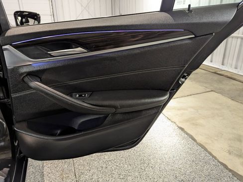 Used 2018 BMW 530i xDrive image 26