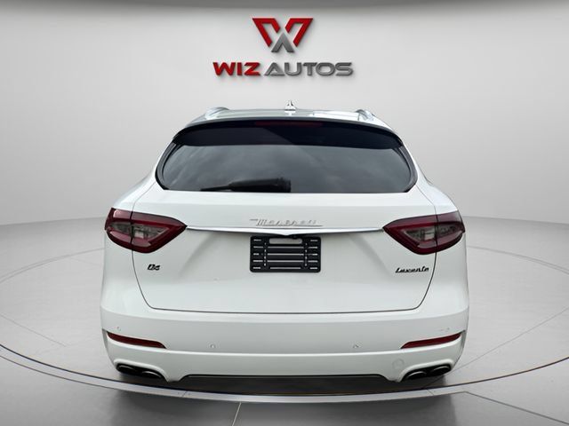 Used 2017 Maserati Levante w/ Luxury Package AWD/4WD image 4