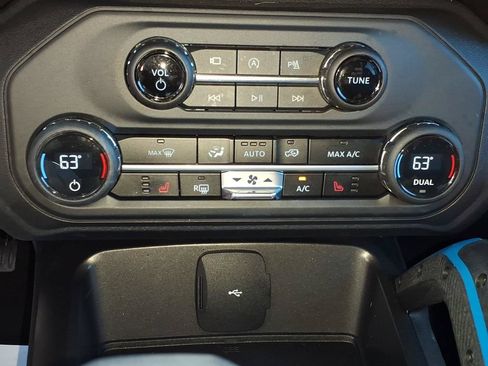 Used 2023 Ford Bronco Outer Banks w/ Sasquatch Package AWD/4WD image 18