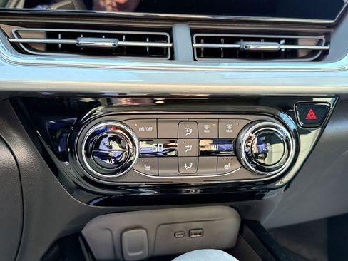 New 2026 Chevrolet Trax LT w/ Driver Confidence Package image 17