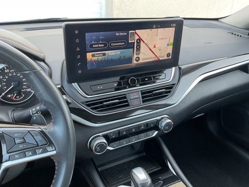 Used 2023 Nissan Altima 2.5 SR w/ SR Premium Package AWD/4WD image 14