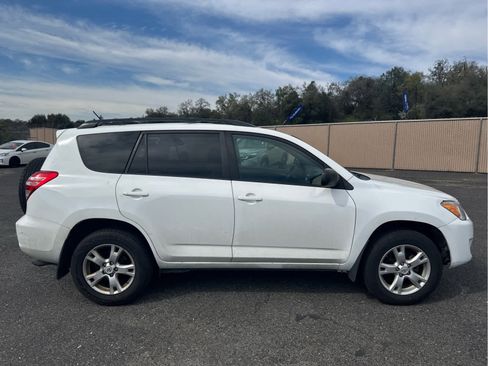 Used 2011 Toyota RAV4 4WD w/ Upgrade Value Pkg image 4