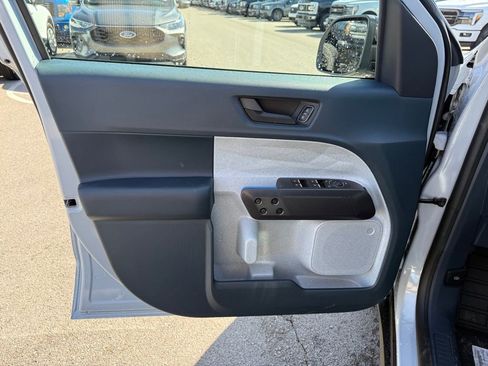 New 2026 Ford Maverick XLT w/ XLT Luxury Package FWD image 6