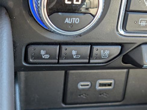 Used 2024 GMC Yukon SLT image 28