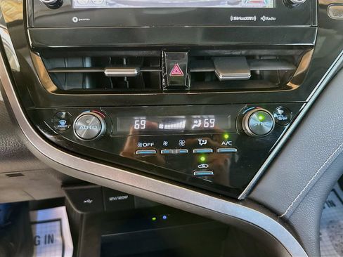 Used 2023 Toyota Camry XSE FWD image 15