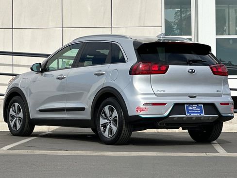 Used 2018 Kia Niro LX image 5