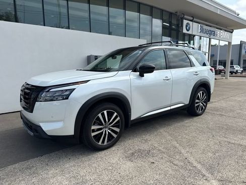 Used 2025 Nissan Pathfinder Platinum AWD/4WD image 1