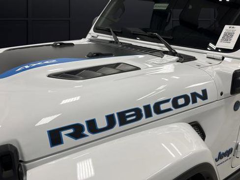 Used 2025 Jeep Wrangler Unlimited Rubicon 4xe image 40