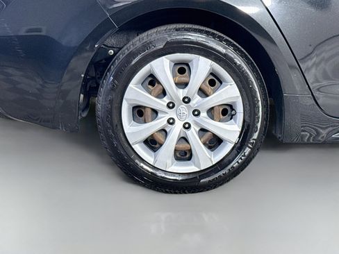 Used 2020 Toyota Corolla LE FWD image 33