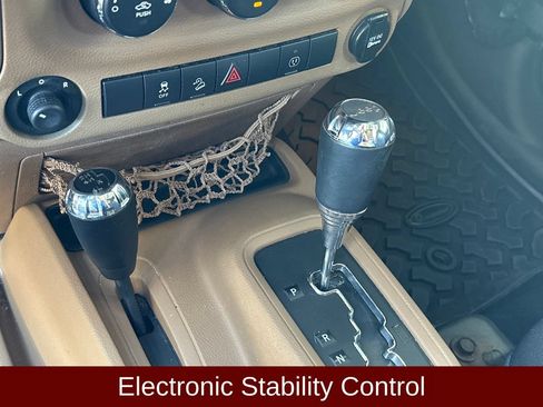 Used 2013 Jeep Wrangler Unlimited Sahara w/ Connectivity Group AWD/4WD image 6