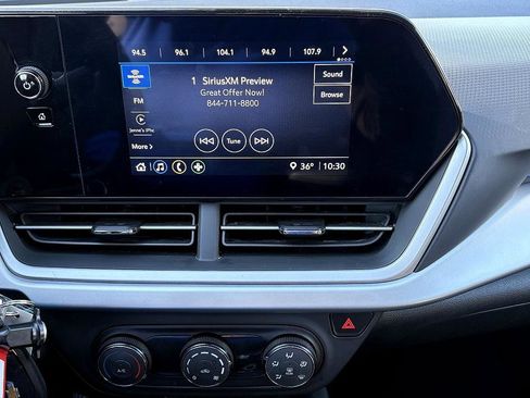 Used 2025 Chevrolet Trax LS image 22