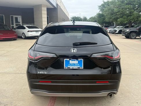 Used 2025 Honda HR-V Sport image 4