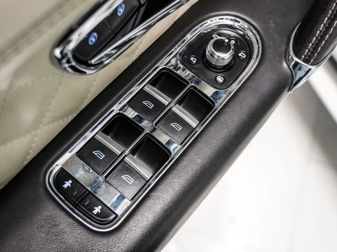 Used 2020 Bentley Bentayga Speed image 25