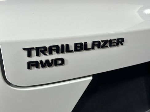 Used 2022 Chevrolet TrailBlazer LT w/ LPO, Blackout Package AWD/4WD image 32