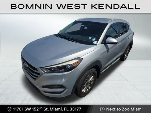 Used 2017 Hyundai Tucson SE Plus image 2