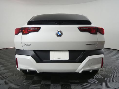 Certified 2026 BMW X2 xDrive28i AWD/4WD image 4
