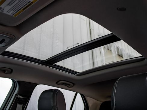 Used 2023 Buick Encore GX Essence w/ Experience Buick Package image 21